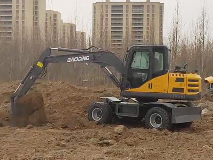 寶鼎80X挖掘機(jī)，園林綠化的得力助手